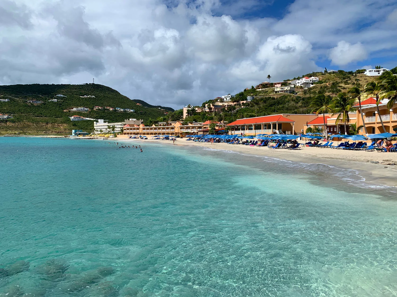 St-Maarten-Divi-Little-Bay-Beach.jpg