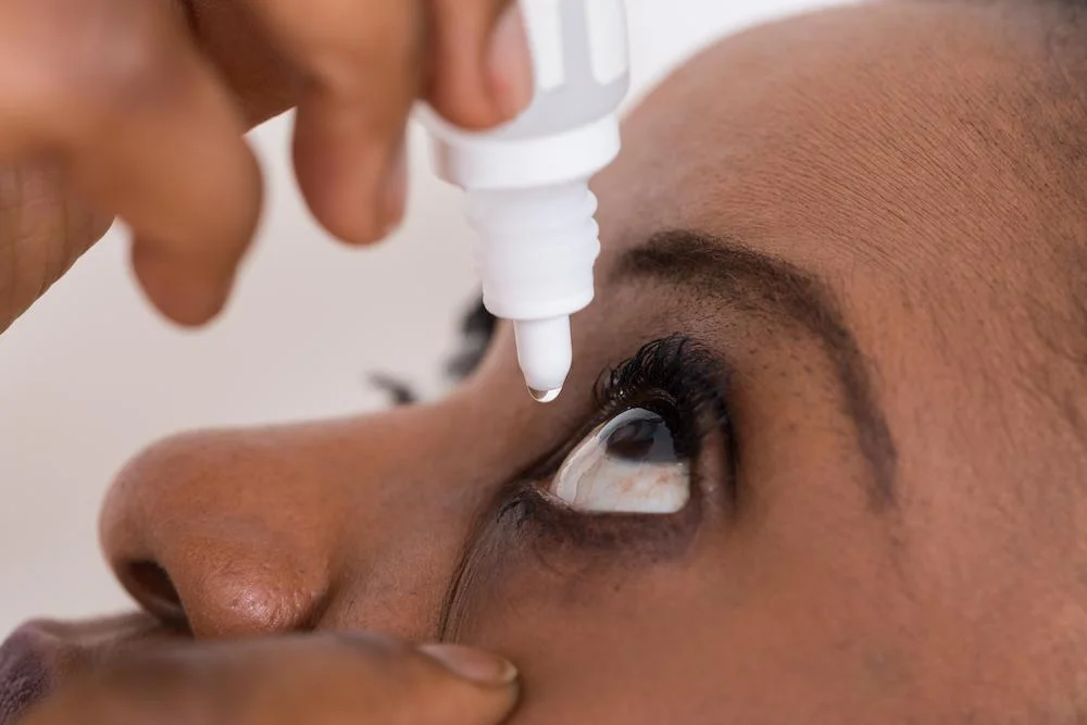 treatment of dry eyes illustration