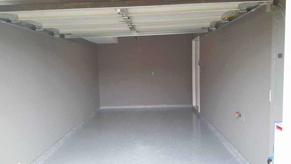 Finished Garage, 5 step Epoxy flooring with gray base, Dovetail Gray on the walls 