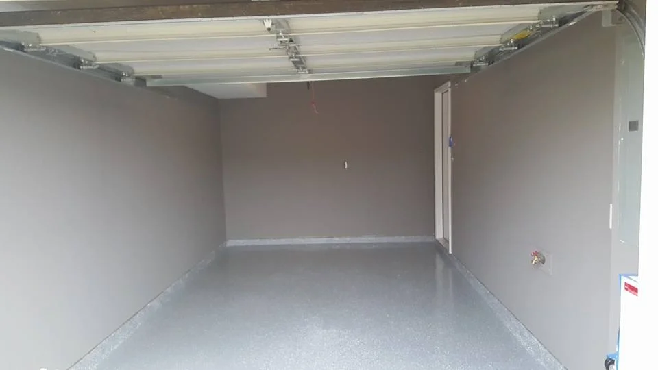 Finished Garage, 5 step Epoxy flooring with gray base, Dovetail Gray on the walls