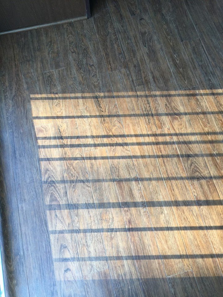 Shaw PVC flooring in wood style 