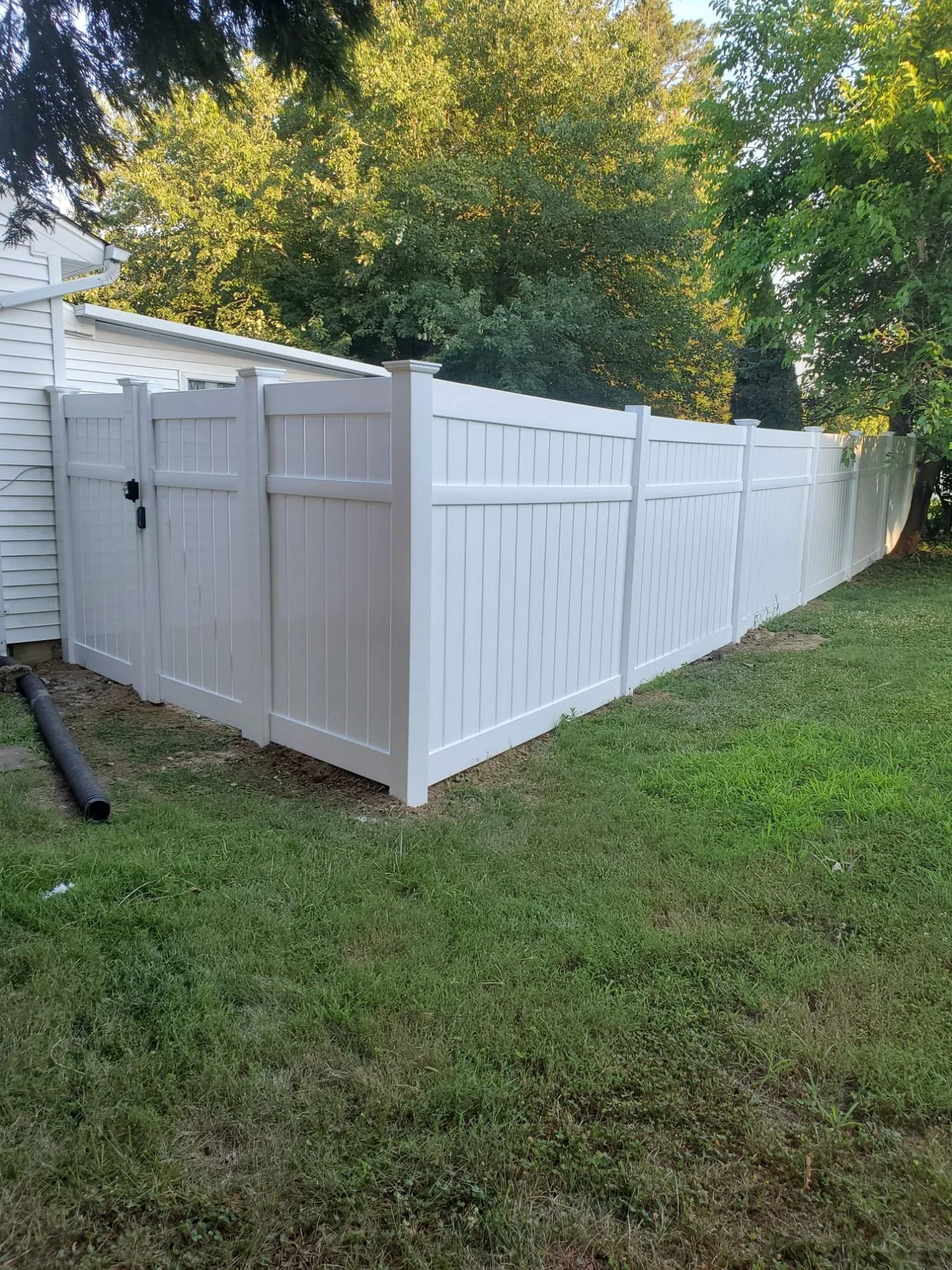 Customizable Pvc Fence π¦ Custom Fence Pictures - Maryland Decking - Decks, Patios, and Fencing