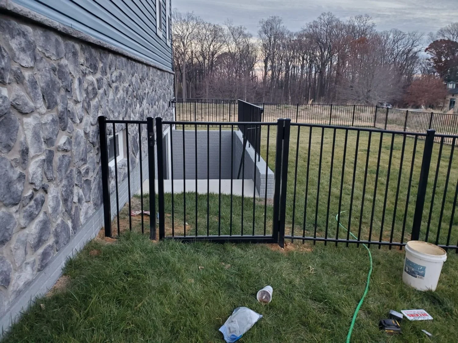 Aluminum Fence Pictures 🦀 Maryland Decking 🦀 Decks, Patios, and Fencing