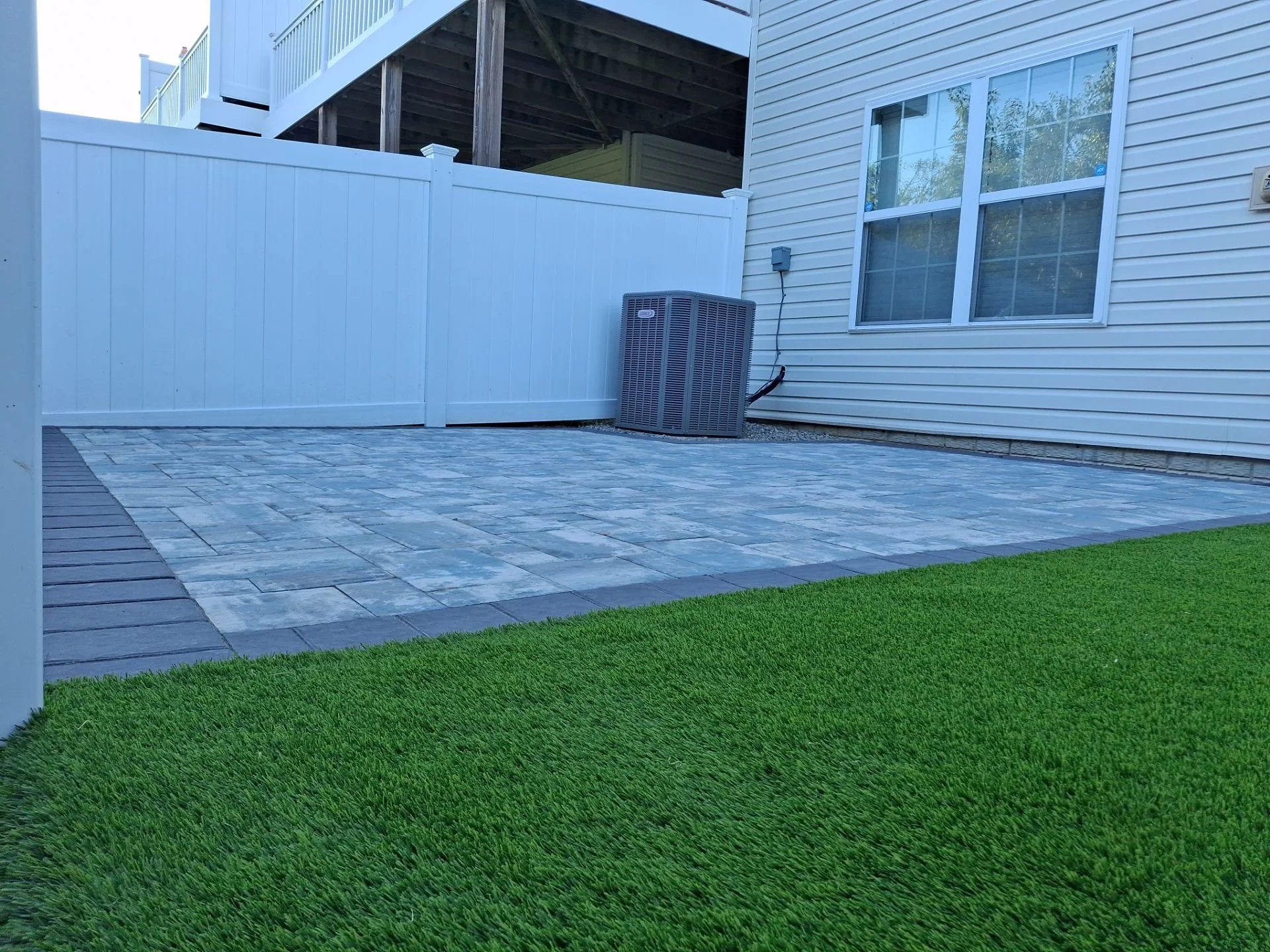 Nicolock Charcoal Nicolock Oceanic Blue Turf-5-Aug 22 2025 10_22am-jy1y.jpg