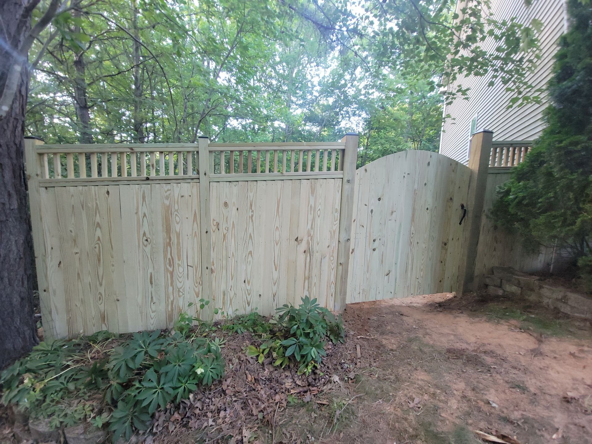 Wood Privacy with Spindle Top