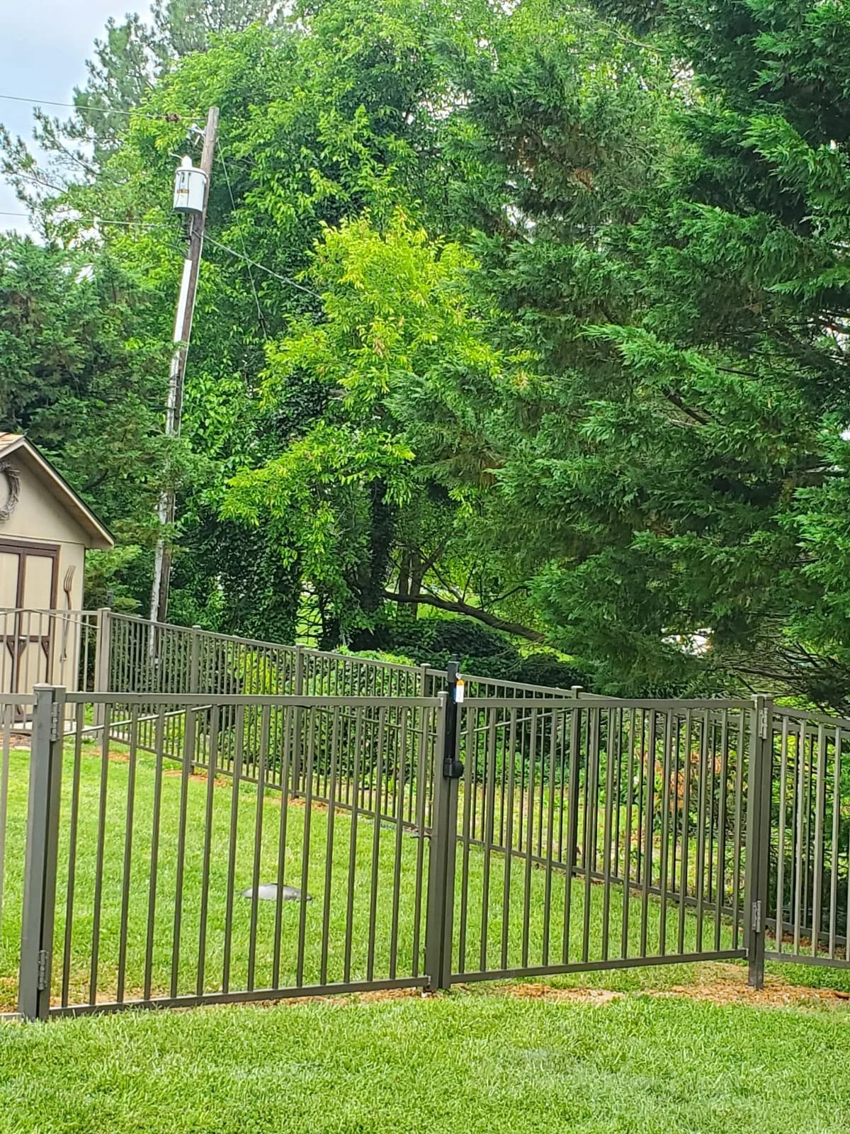2 rail aluminum fence