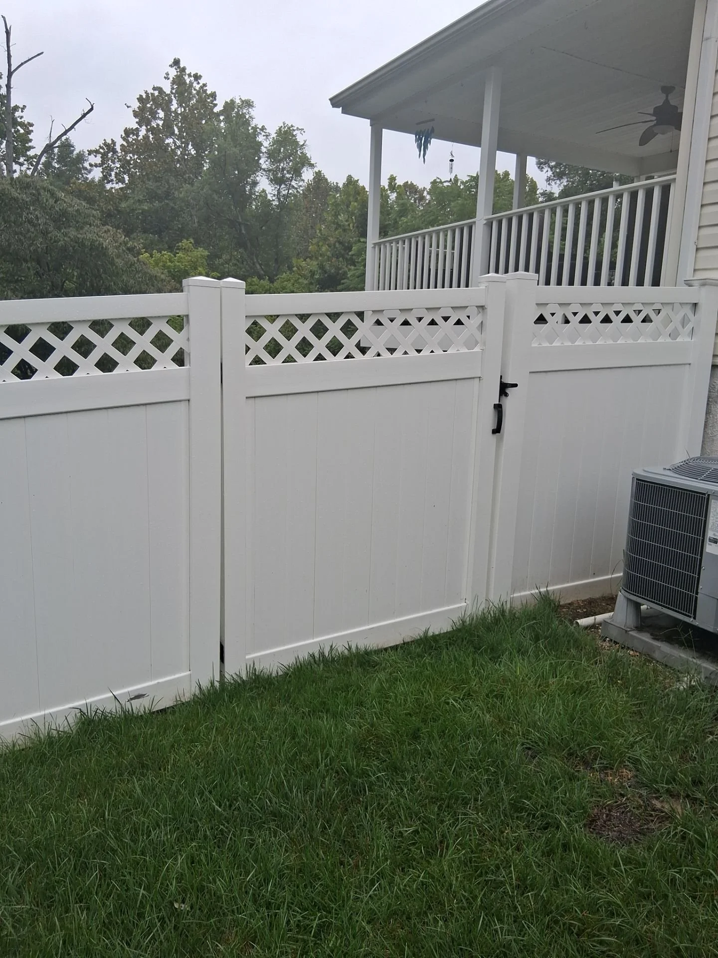 5+1 Vinyl Privacy Fence