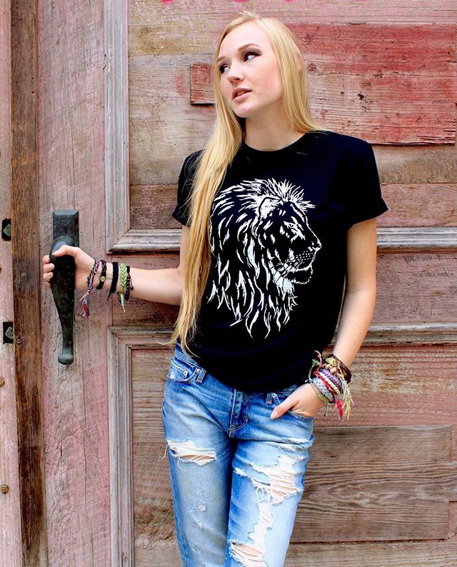 Save a Lion 🦁 tees, hand silkscreened on comfortable organic cotton, help protect big cats in the wild. Shop link in bio to make a difference by what you wear. #savelions #savebigcats #lions #organic #sustainableliving #bigcatsinitiative #racingexti