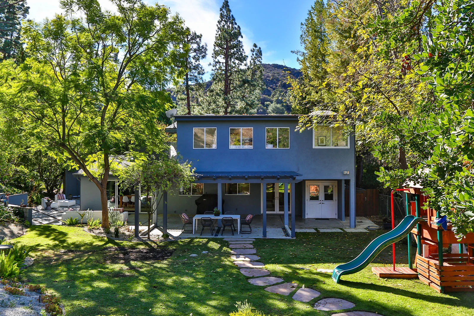 17008Escalon11.jpg
