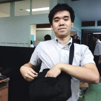 Arm Thitipol Panyalimpanun ฐิติพล ปัญญาลิมปนันท์ p.thitipol@gmail.com thitipol.com Freelance Journalist MS Publishing New York University BA Communication Arts Chulalongkorn University