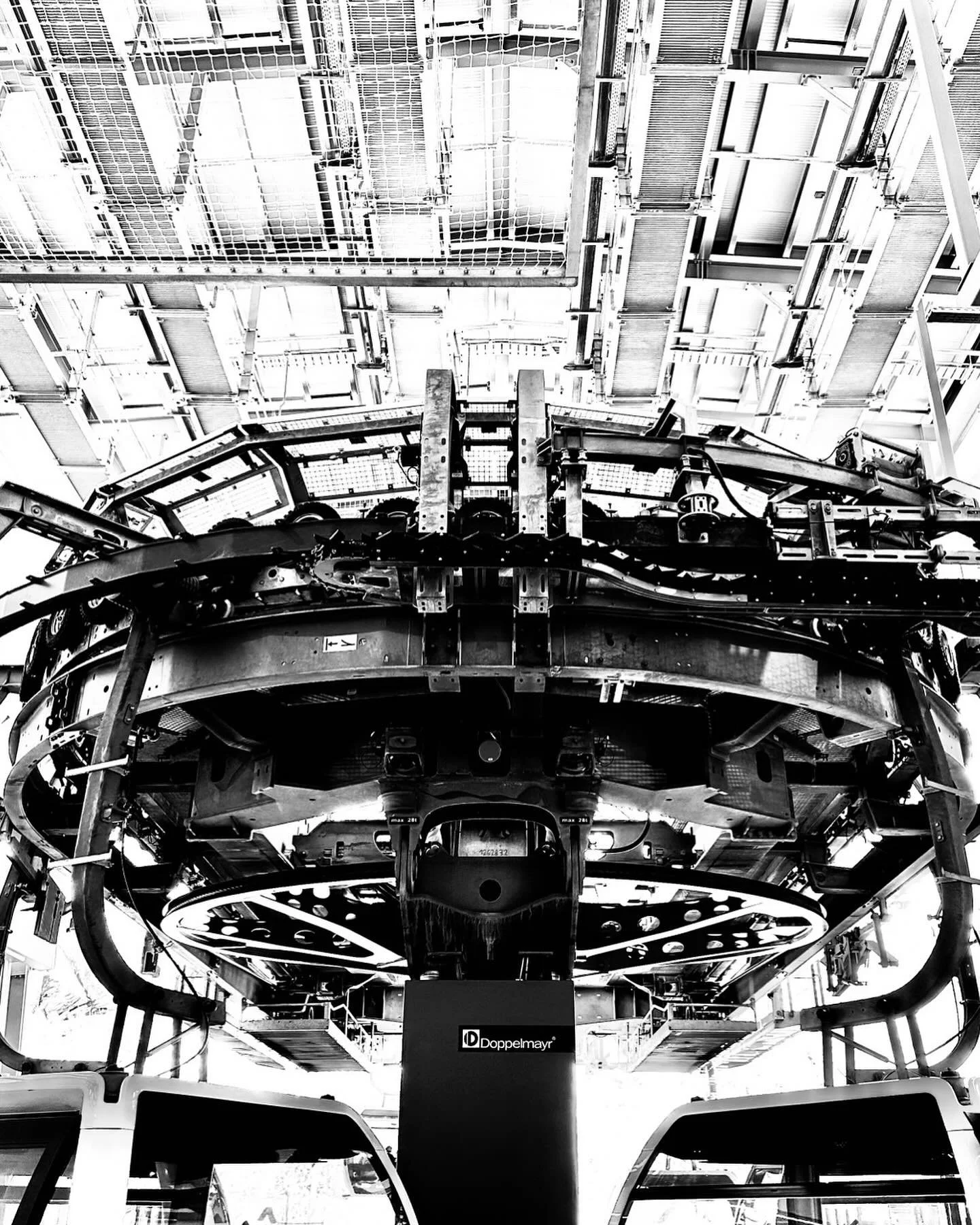 Round and round and up and down machine
