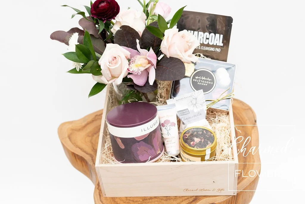 blush and biurguny flowers