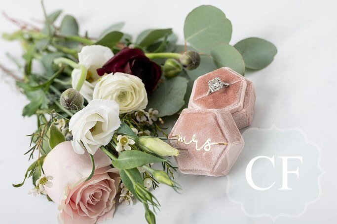 2024 Brides! We currently have two promos for you!
💍 Free ring box for orders over $600
🌸 Free ring holder with flowers captured from your day for orders over $800

Reminder: your date is not secured until an order is placed!

#ivebeencharmed #upto