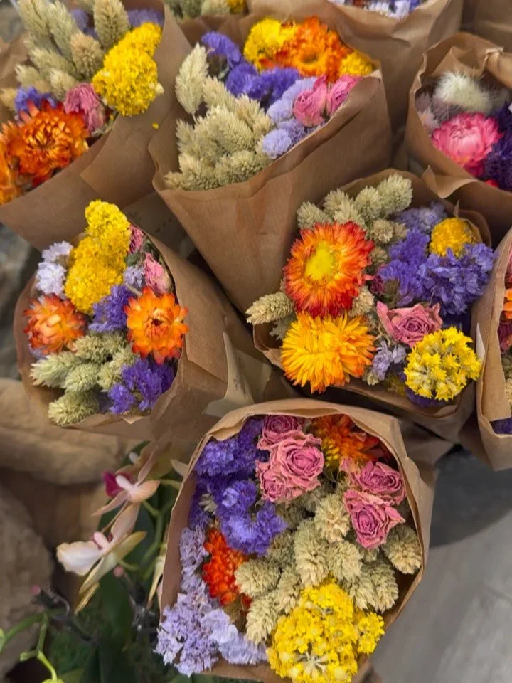 We just restocked our dried bouquets! 💐