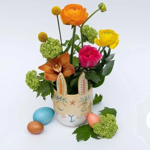 Easter is next weekend! Be sure to pre-order your centrepieces and hostess gifts asap. We are looking forward to seeing you all! 🐰