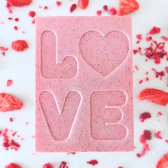 Pink Love Chocolate bar.jpg
