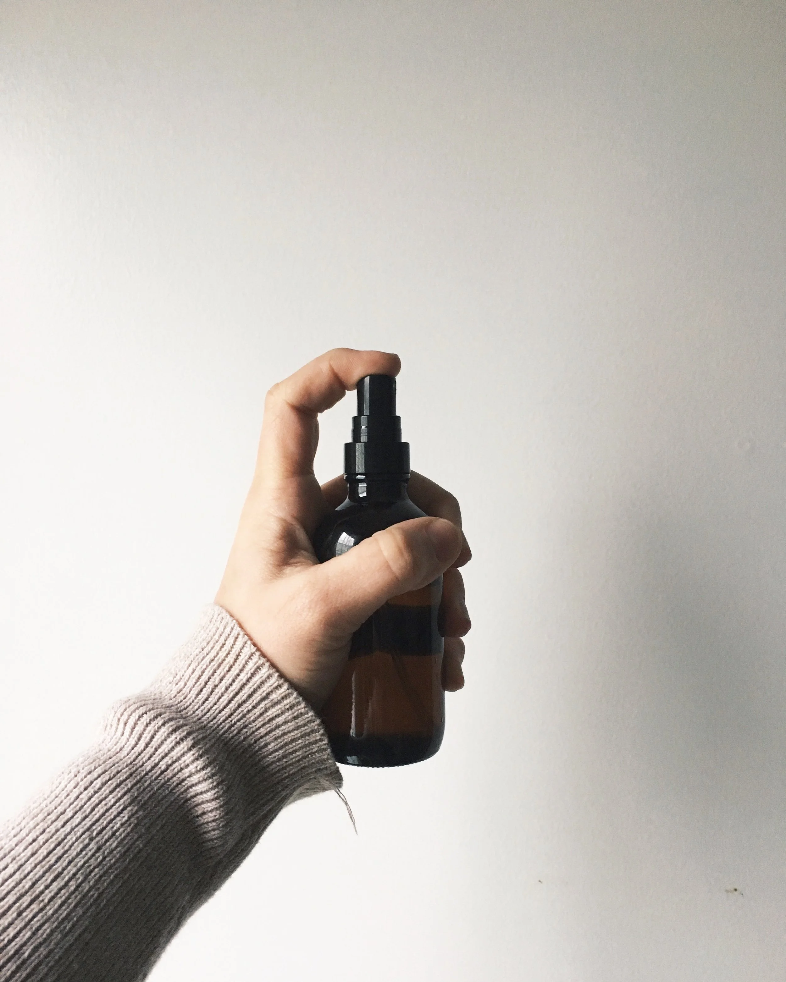 SUPPLIES (affiliate links): Glass Amber Spray bottles . Essential Oils Witch Hazel Optional, super cute letter board . ;) I have been using essential oils since July 2014. I am super passionate about them and living as chemical free as possible! I once read that as women, we put as many as 80 chemicals in or on our bodies by breakfast time. GAH!! That is crazy! I have switched to using all natural makeup, changed out a lot of my facial products to Young living products and I love making chemical free perfumes and body sprays like these to replace those yucky things that I would normally be using! If you want to chat more about this with me, shoot me an email !! I would love to chat!! I also have an essential oils Instagram, Frank & Pine , where I share more about the oils and products I use and I would love to have you come follow along!