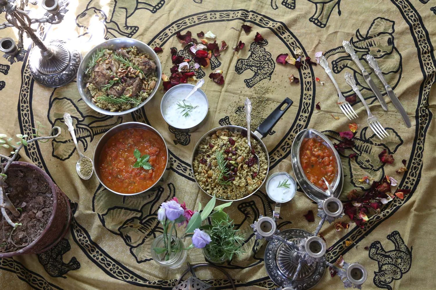 How did the Prophet and his Companions eat?