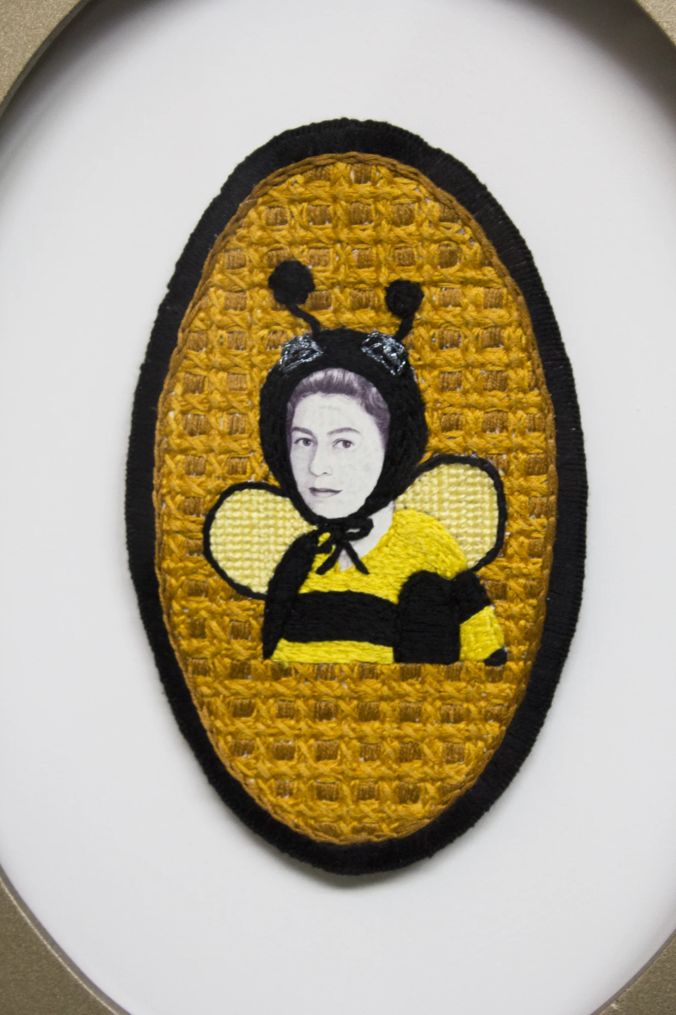 QueenBee2_2000px.jpg