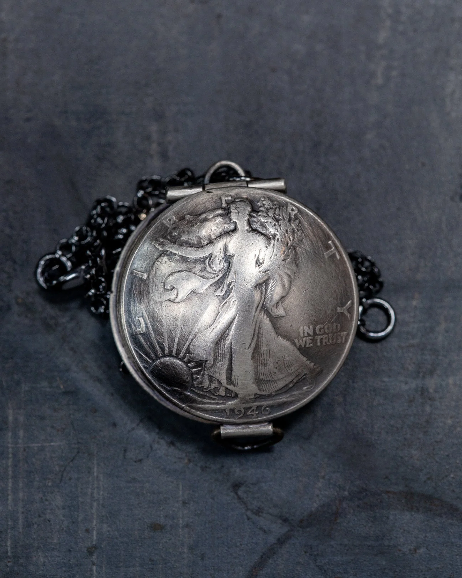 WalkingLibertyLocket_8.jpg
