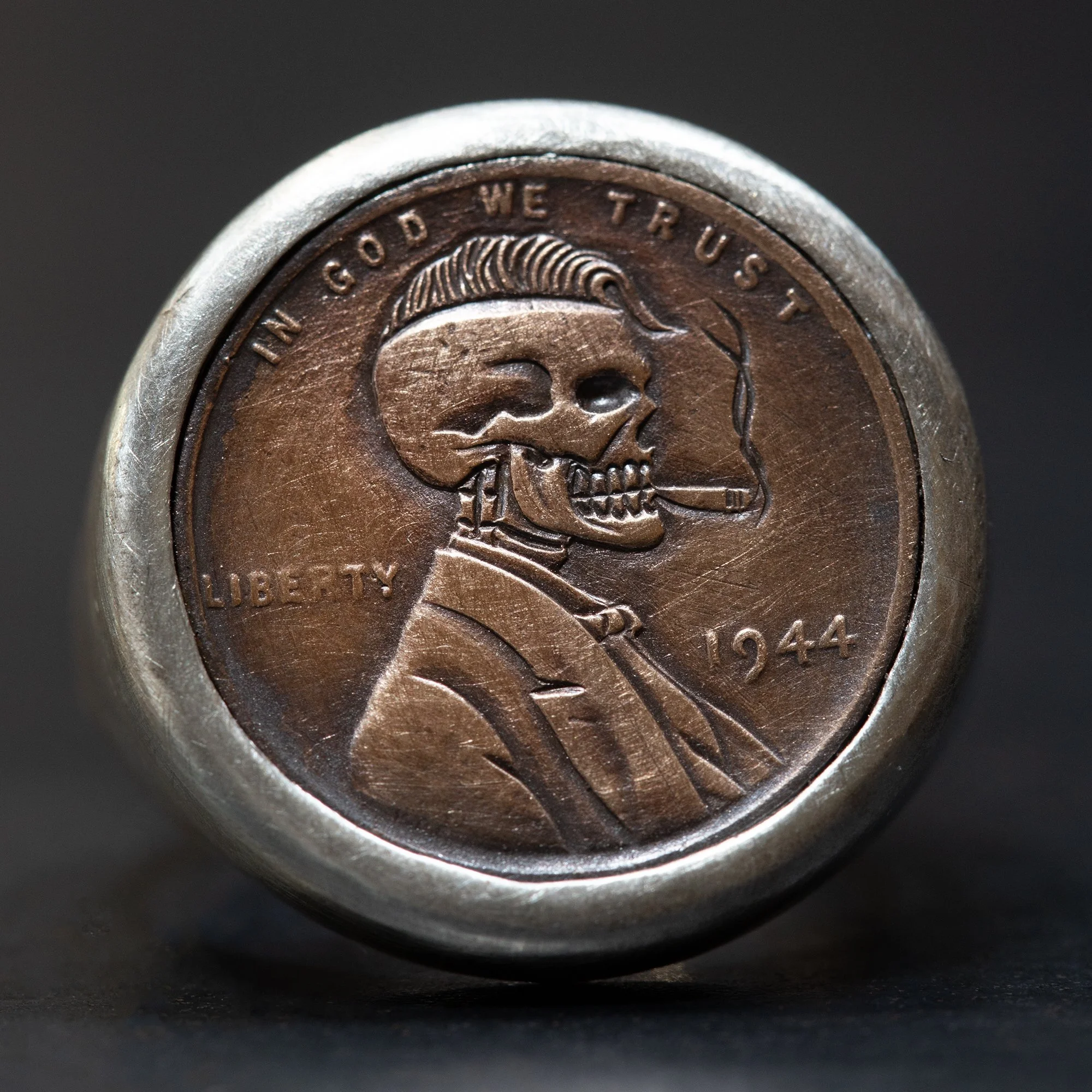 RING_LincolnSmokingSkull_7.jpg