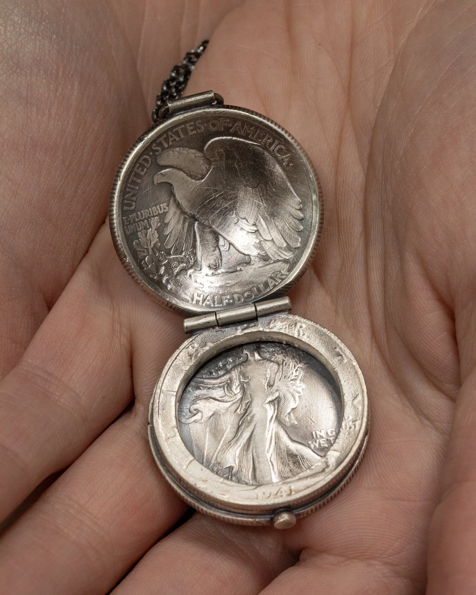 WalkingLibertyLocket_4.jpg