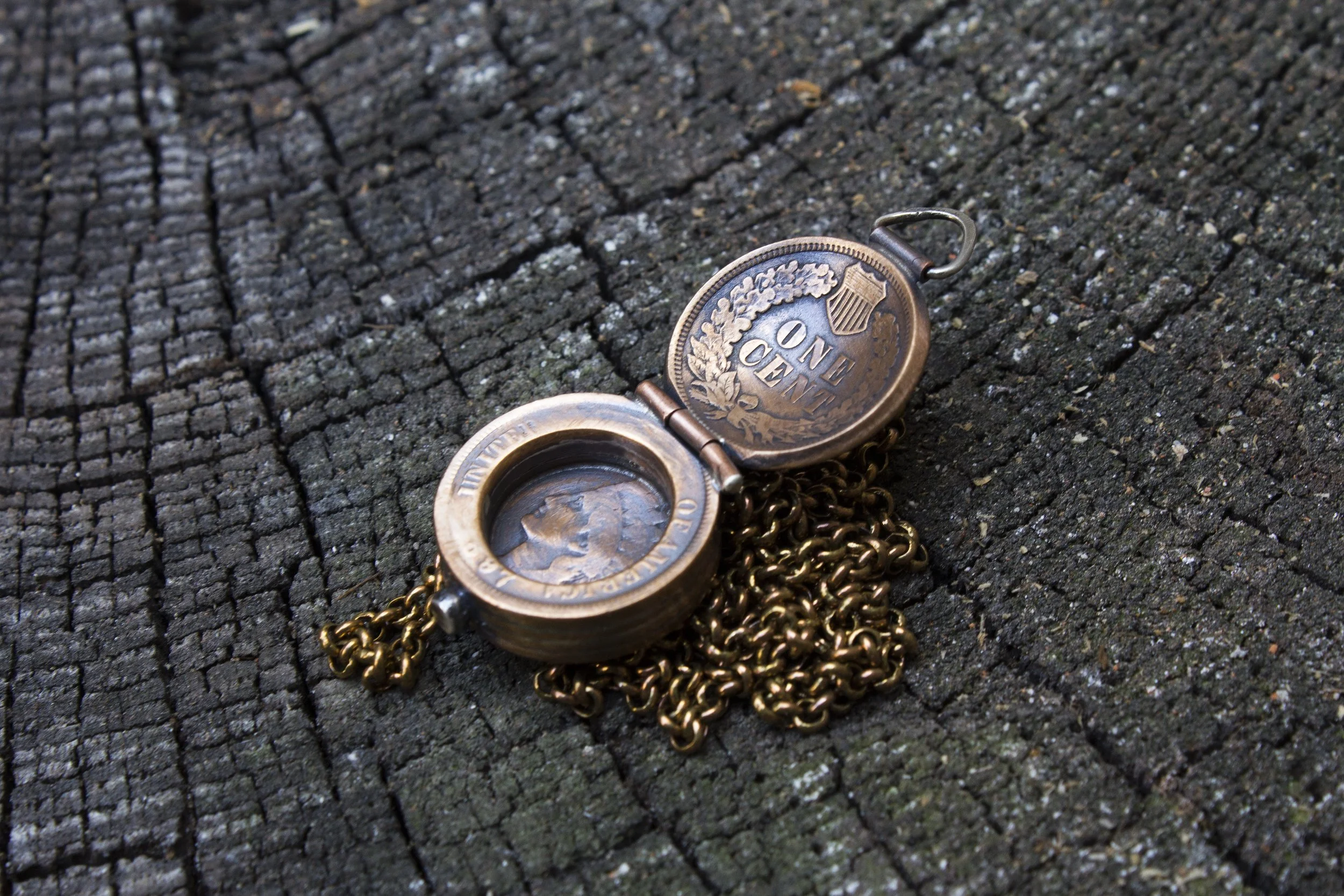IndianPennyLocket_Globe1.jpg