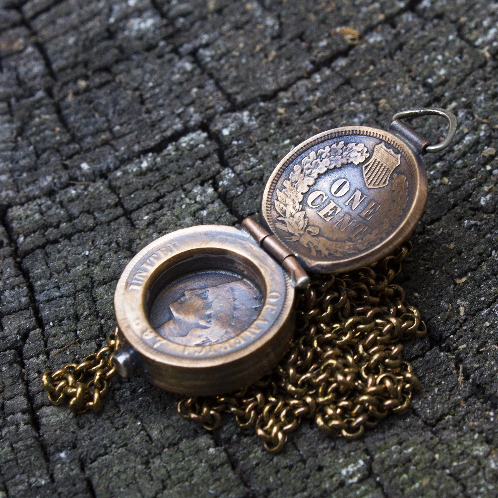 IndianPennyLocket_Globe1SQ_2000px.jpg