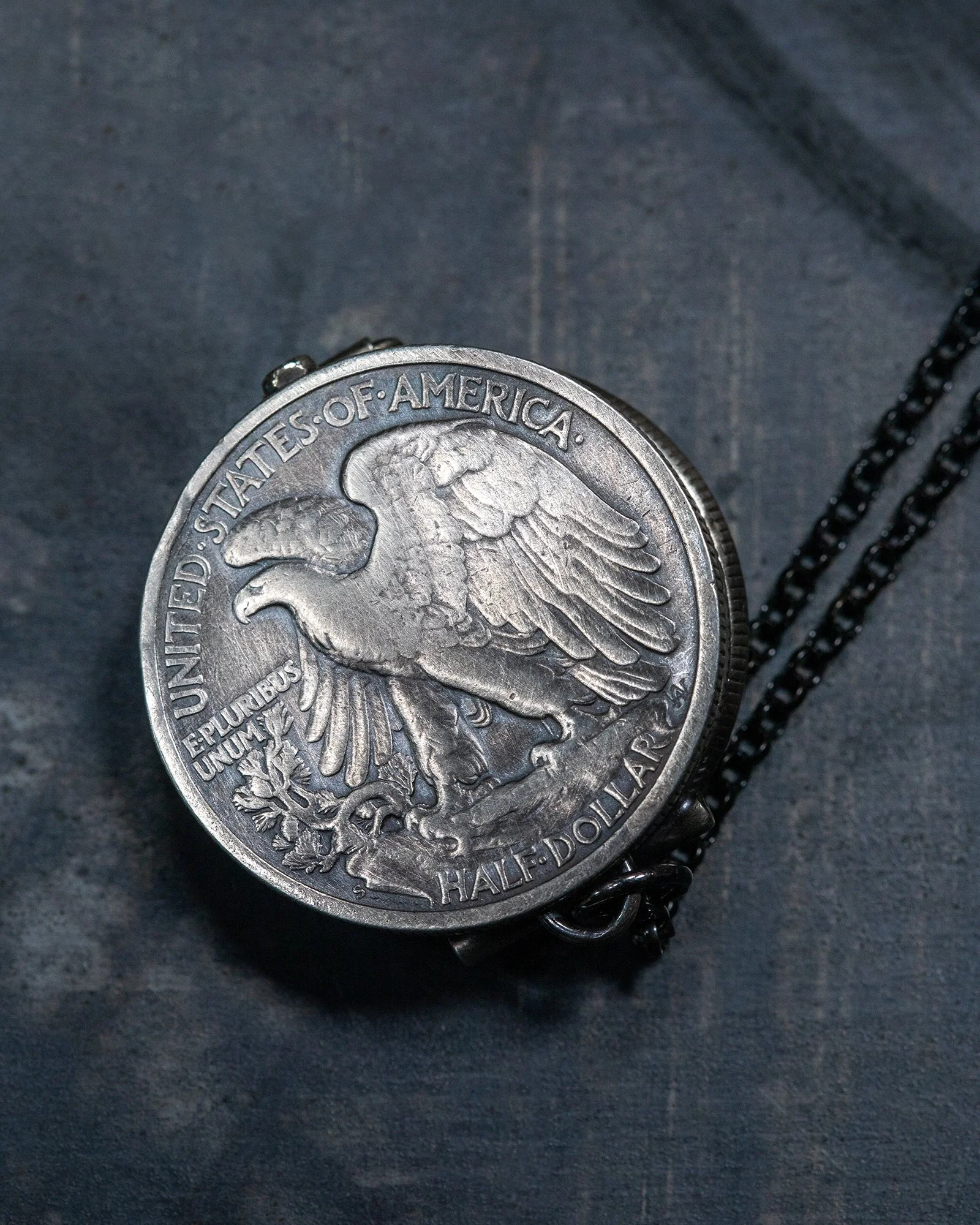 WalkingLibertyLocket_9.jpg