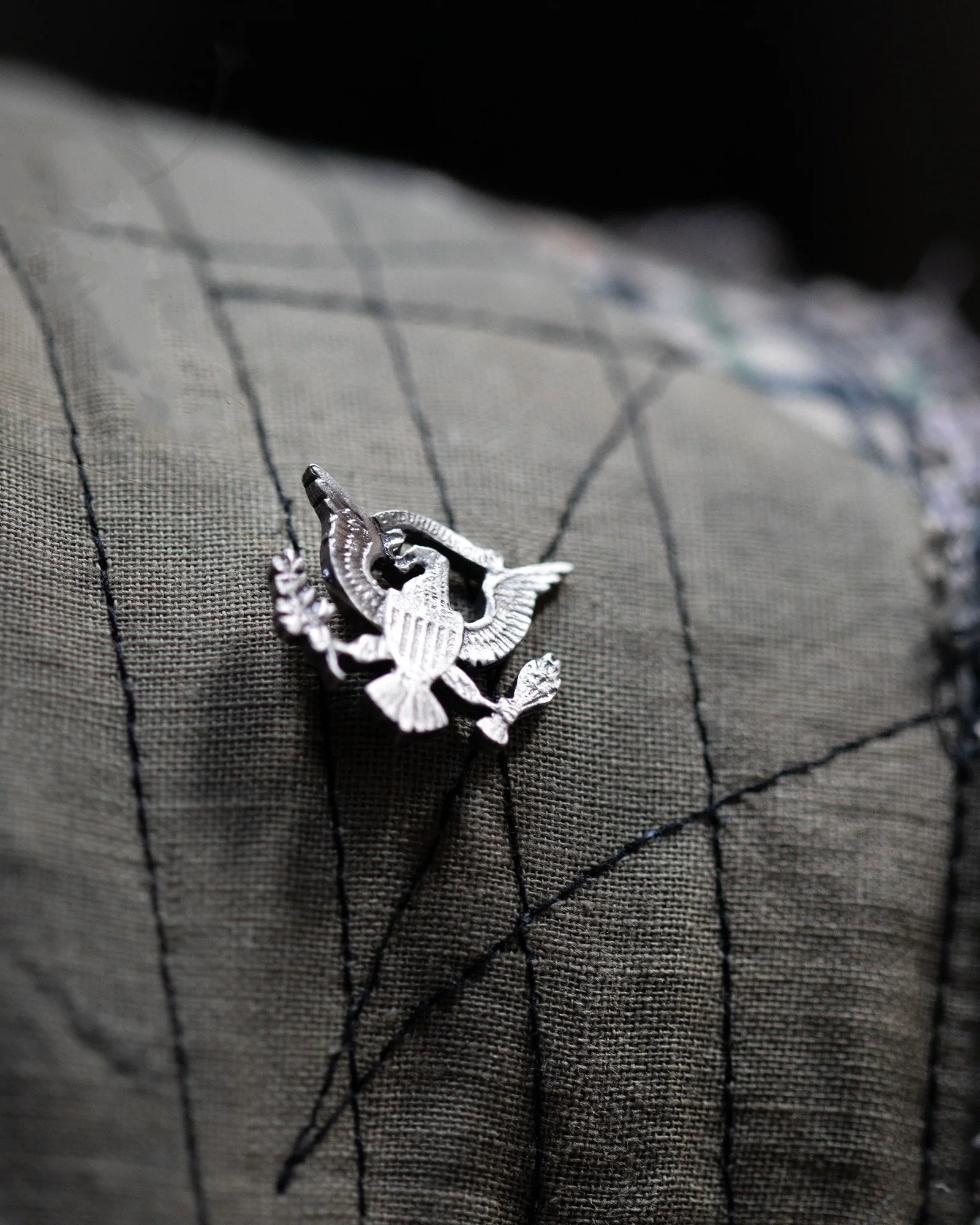 PresidentialSealLapelPin_8.jpg