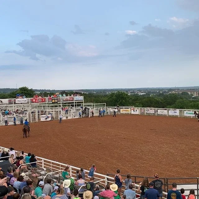 Date night at the rodeo...which ended very abruptly thanks to an insane thunderstorm and 20 degree temperature drop #texasweather be crazy. Apparently I need to start carrying an umbrella and sweater even on 90 degree afternoons 🤷🏻&zwj;♀️