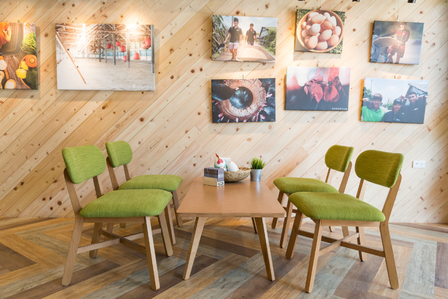 Harmony Dining Set 02.jpg