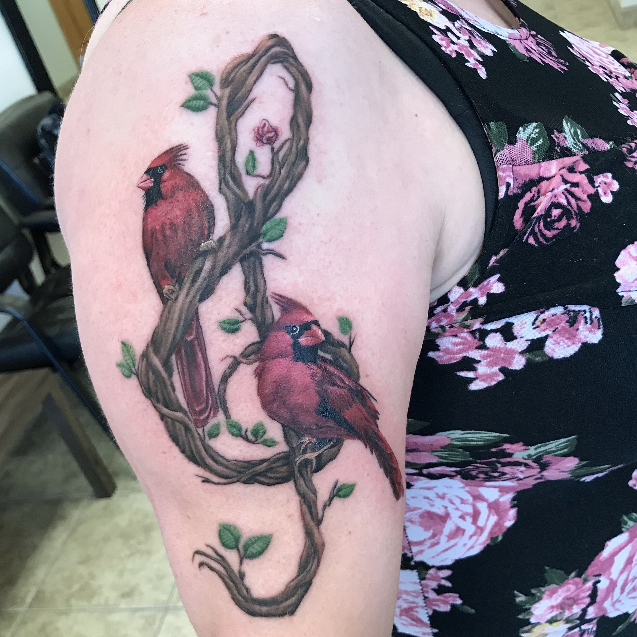 Evin Pfaff on Instagram: “Loved doing this piece for Shania • • • #cardinal  #cardinaltattoo #rosetattoo #yel… | Yellow rose tattoos, Rose tattoos, Blue rose  tattoos