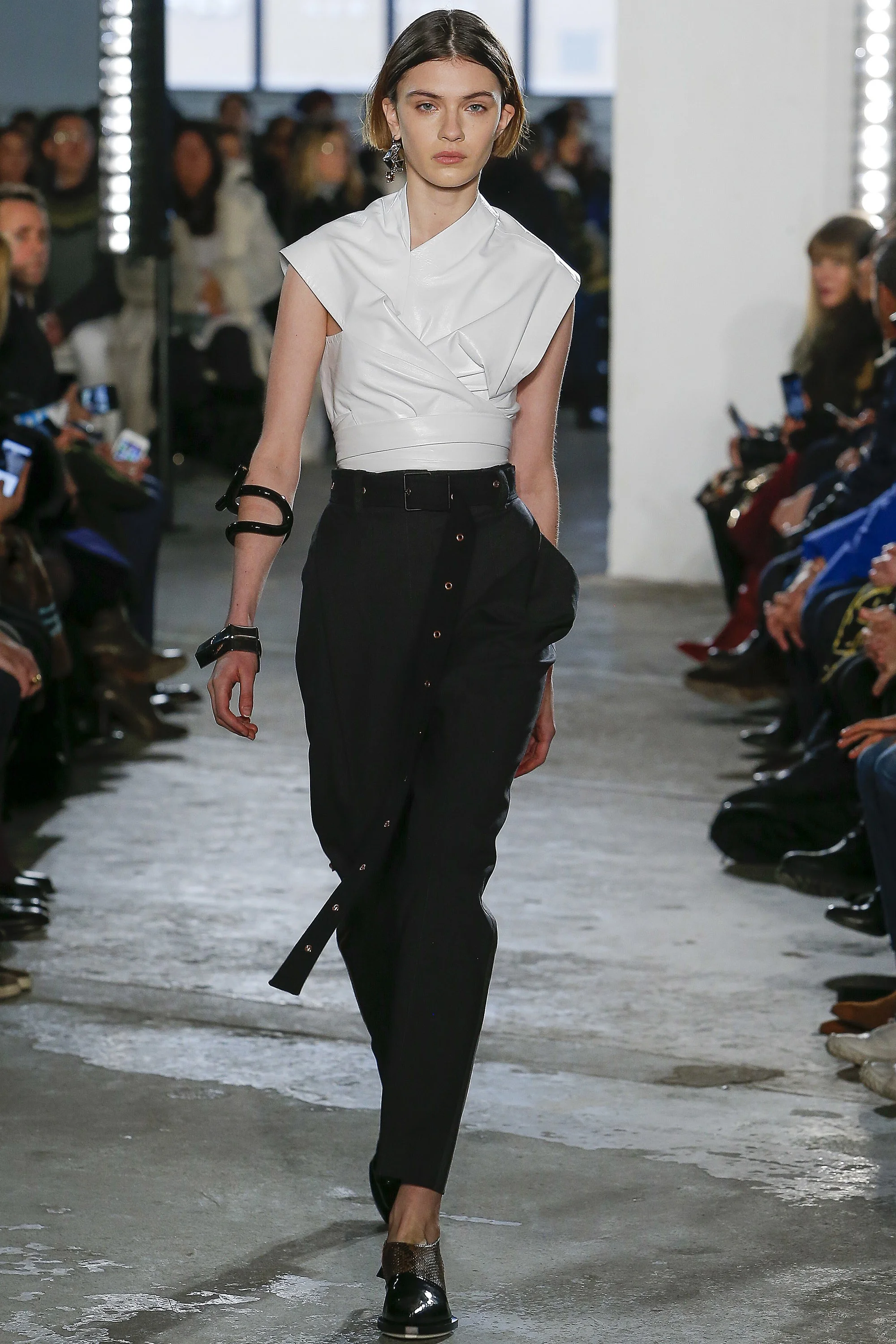 Ph: Proenza Schouler f/w 2017 Vogue Runway