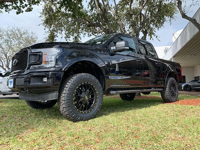 F150 XLT crew 4x4 with a 4&rdquo; lift @motometalwheels @nittotire tires 🦾
.
.
.

#fordtruck #ford #raptor #fordraptor #offroad #asantioffroad #asanti #liftedtruck #customraptor #bigtruck #maimicars #carpics #trucksofinstagram #satreatments #fortlau