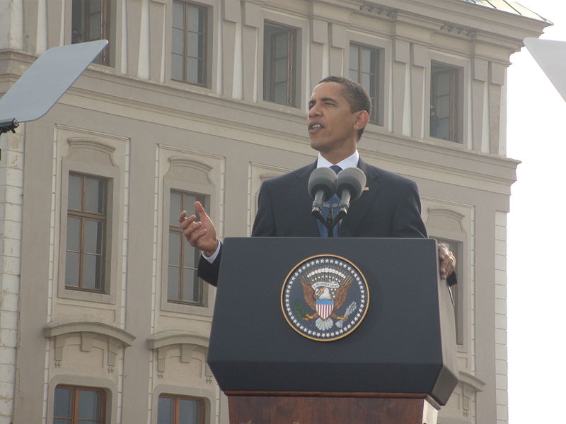 800px-Obama_Talk_-_B.jpg