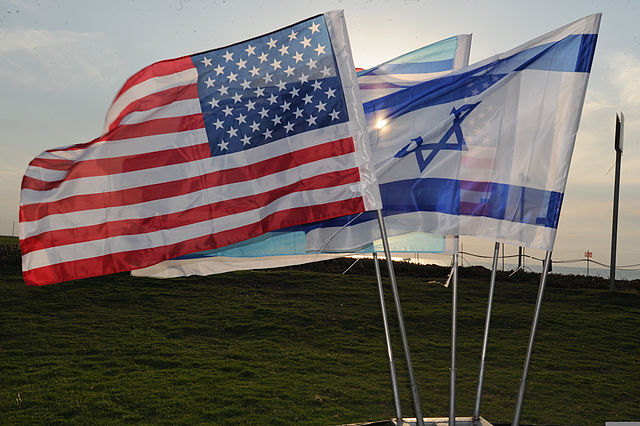 640px-U.S._and_Israeli_flags_are_flown_in_preparation_for_a_media_event_during_Austere_Challenge_2012_in_Israel_121024-F-SM325-002.jpg