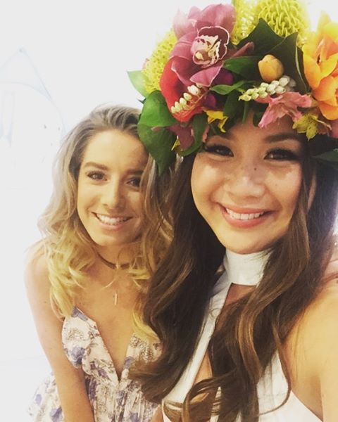 Tropical crown in action #flowercrowned #hensparty #love