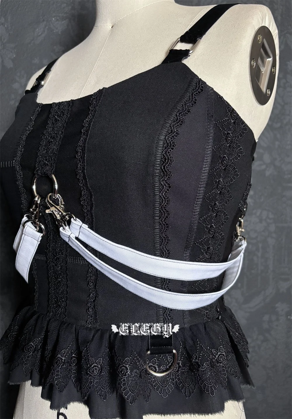 garbagebustier007o.jpg