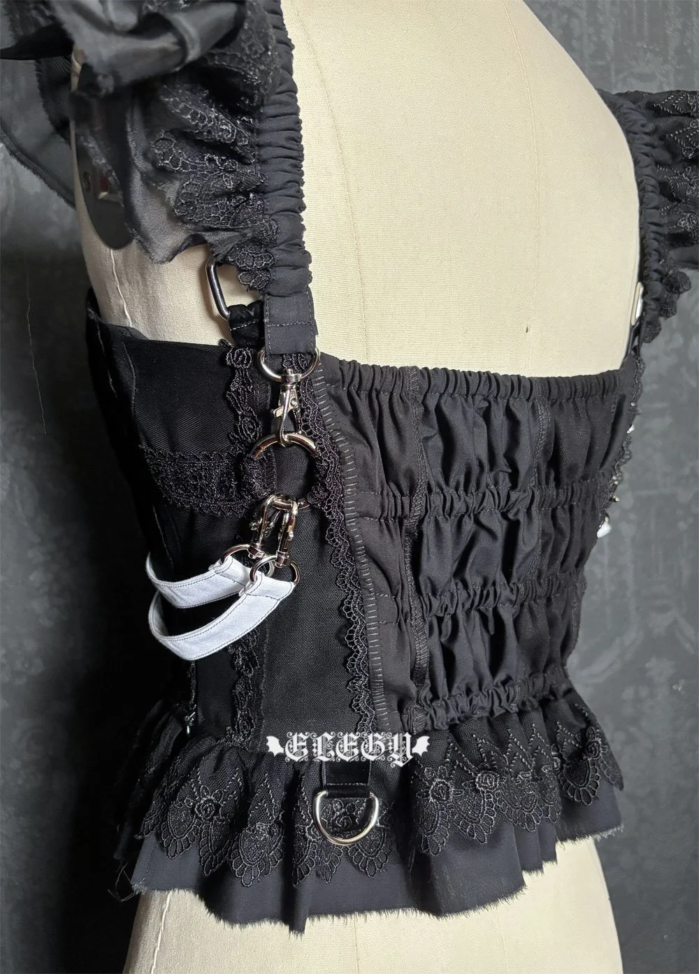 garbagebustier007f.jpg