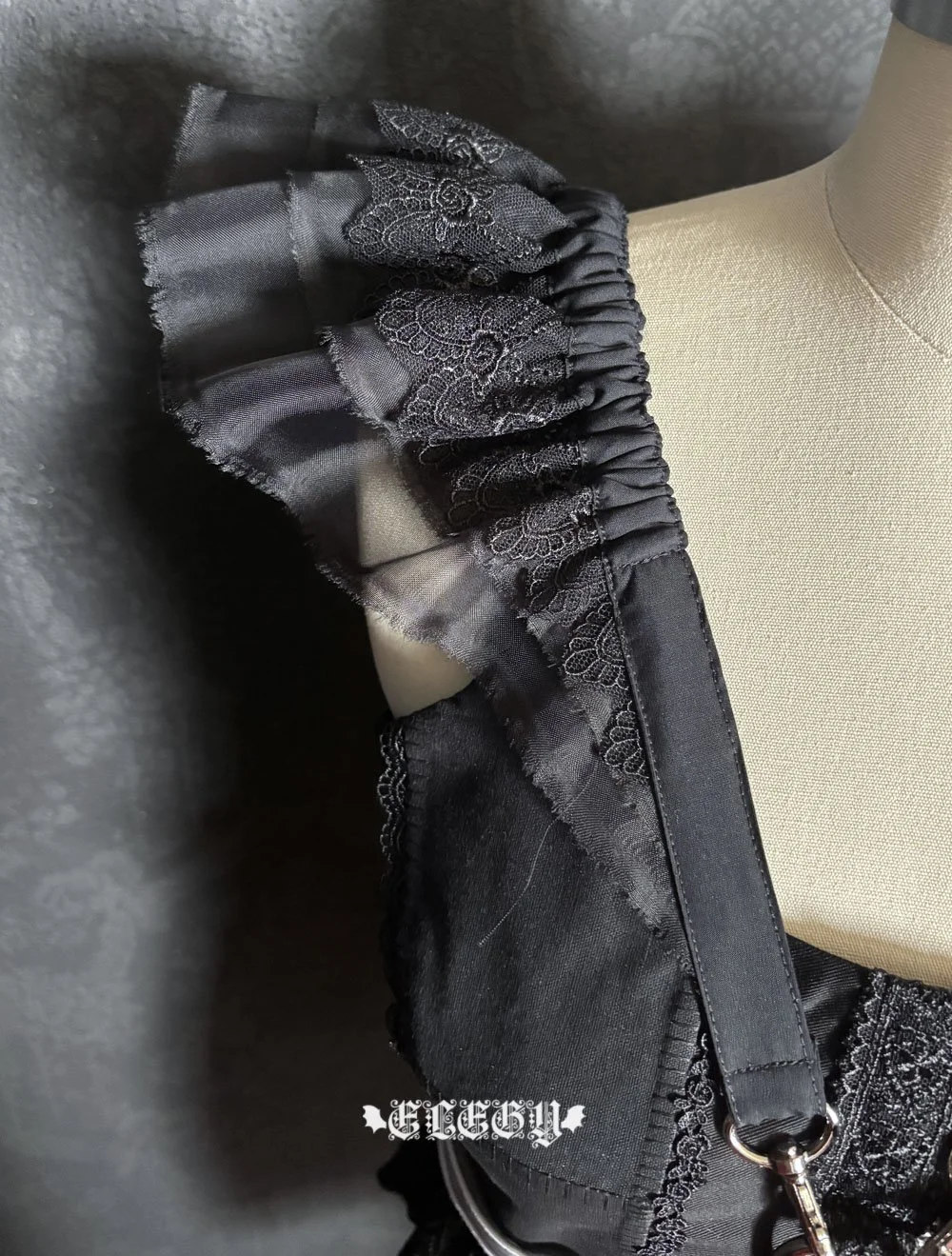 garbagebustier007h.jpg