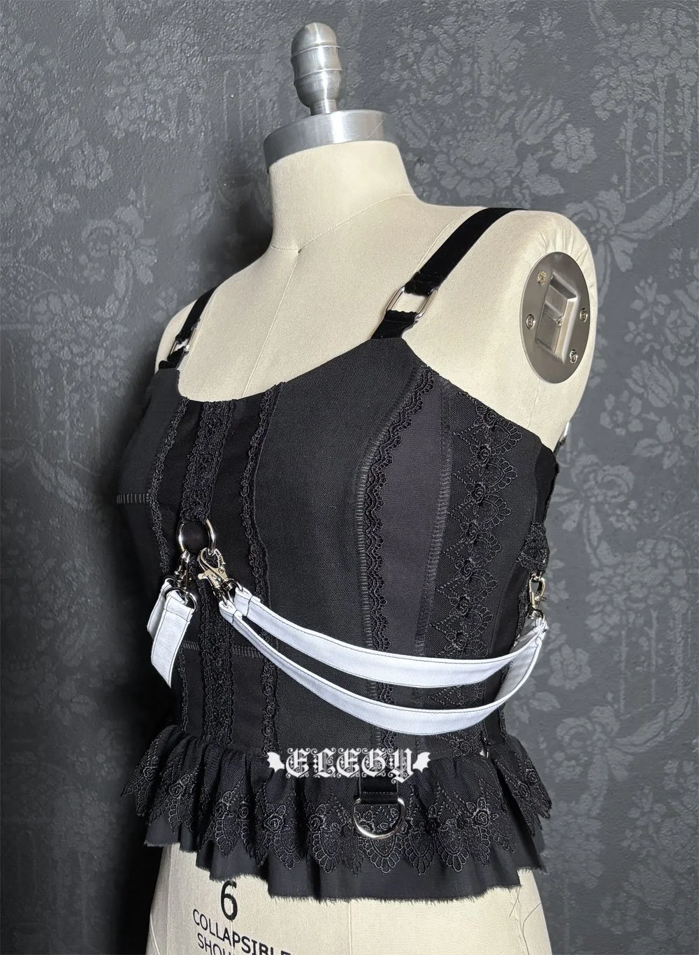 garbagebustier007j.jpg