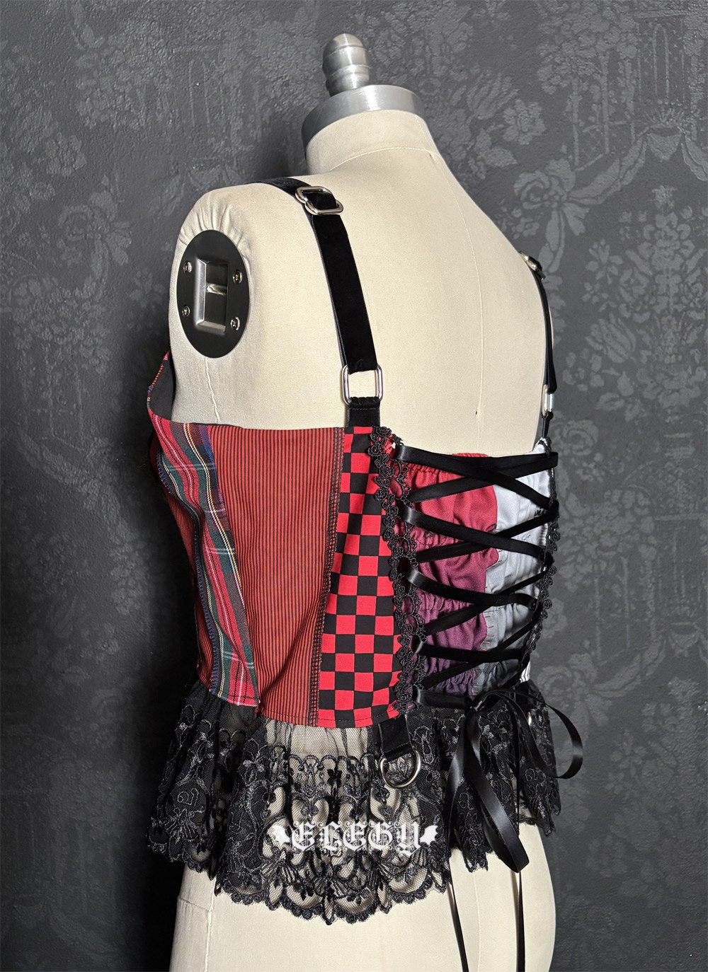 puvithelbustier001d.jpg