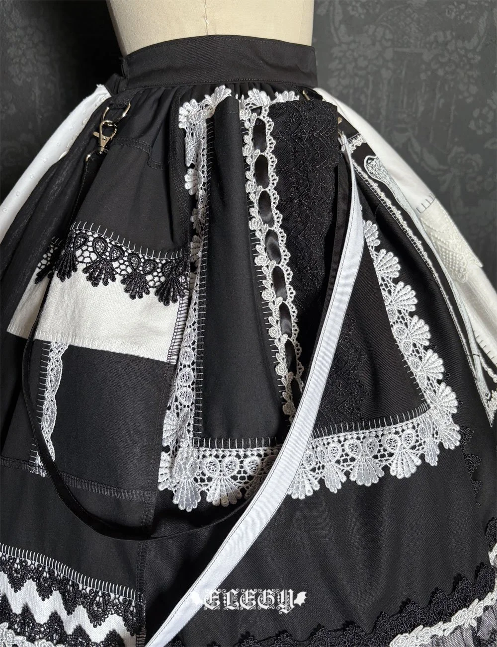 garbageskirt010j.jpg