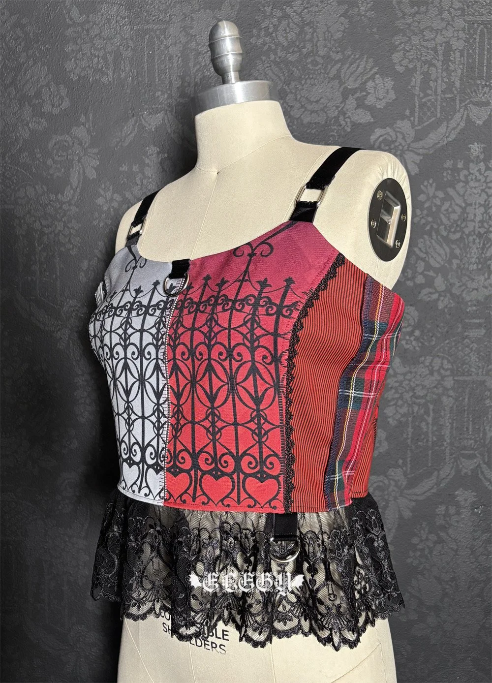 puvithelbustier001b.jpg