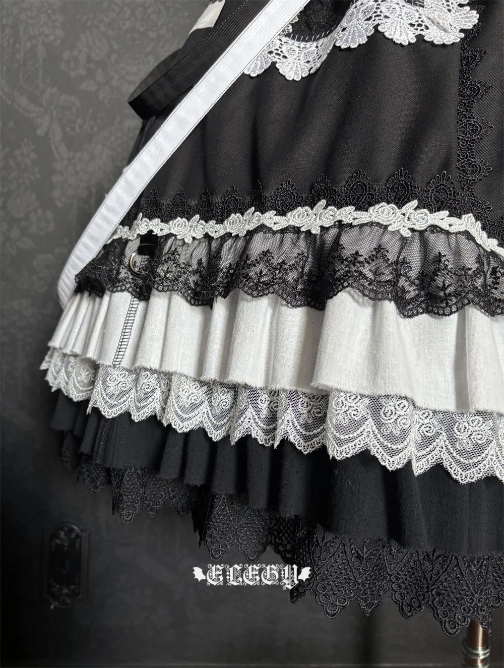 garbageskirt010m.jpg