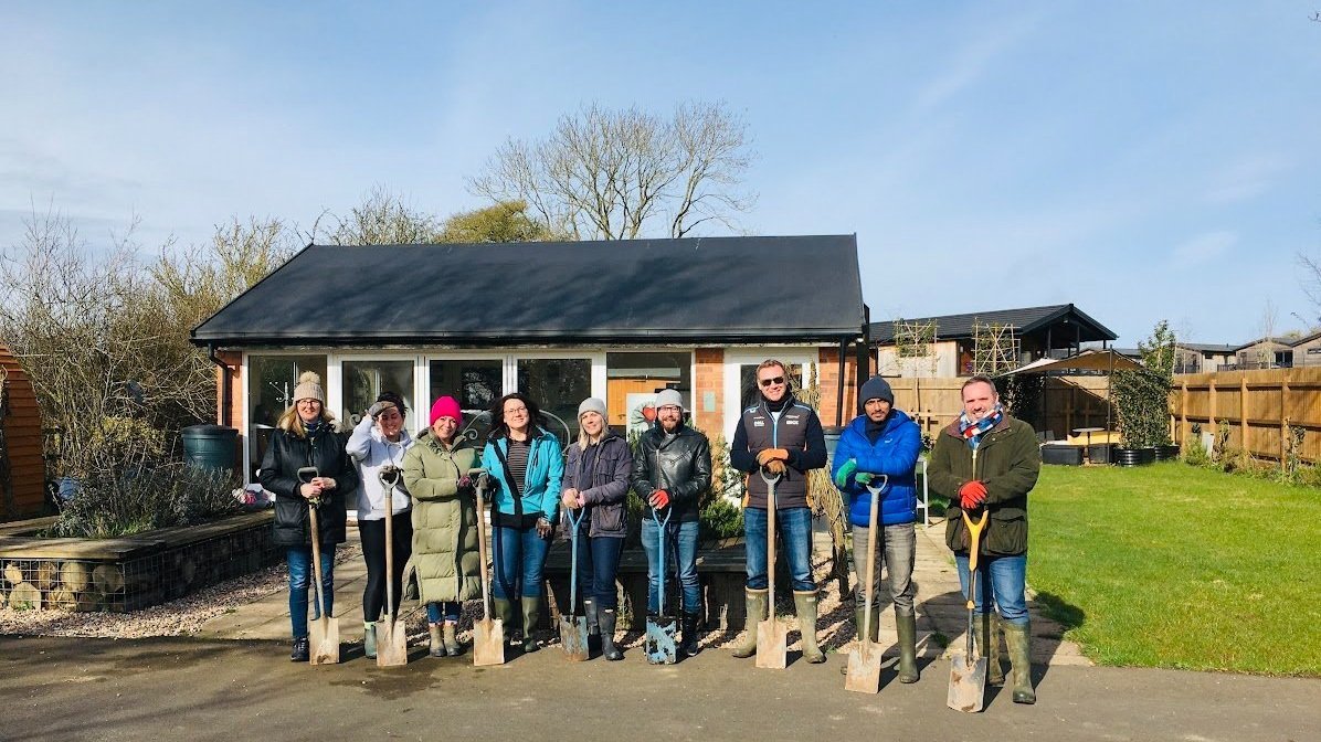 Corporate+tree+planting+in+Stratford-upon-Avon+with+Confex+Ltd.jpg
