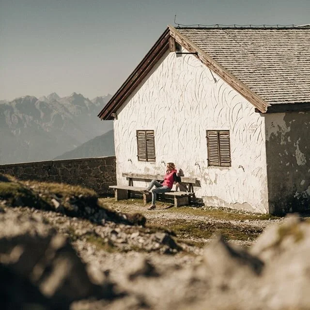 "Wir sehen die Welt nicht, wie sie ist, sondern so, wie wir sind." S. Covey
Hab einen schönen Abend. Herzlich, Monika
#monikaschmiderer #autorin #zitate #wahrnehmung #bewusstsein #weltnachcorona #entwicklung #wearecreators #lebenwira