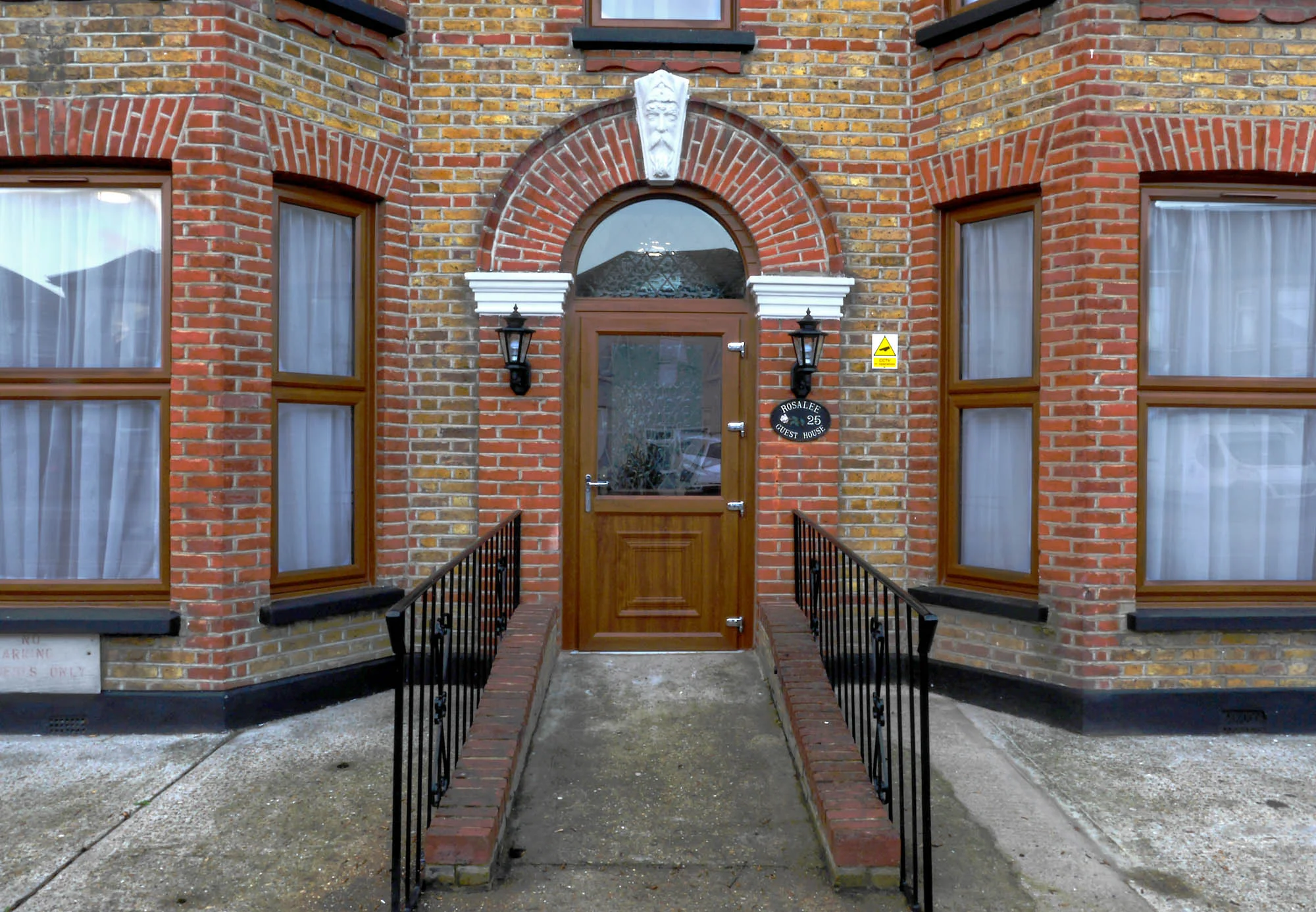Rosalee - Front - Door - 01.jpg