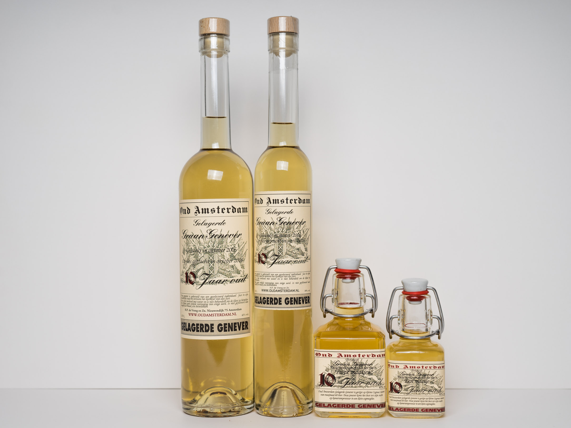 10 jaar oude Graan genever: 700ml. € 59,95 / 350ml. € 35,95 Direct uit fust getapt: 1 maatje. € 16,50 / 2 maatjes. € 23,80